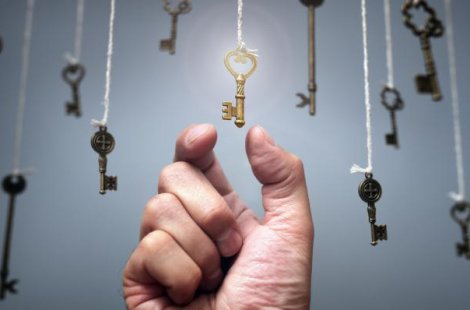Choosing the key to success from hanging keys The Art of Desicion Making program