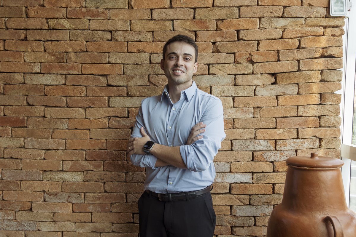 Portrait of ESMT Global Online MBA Douglas Souza 