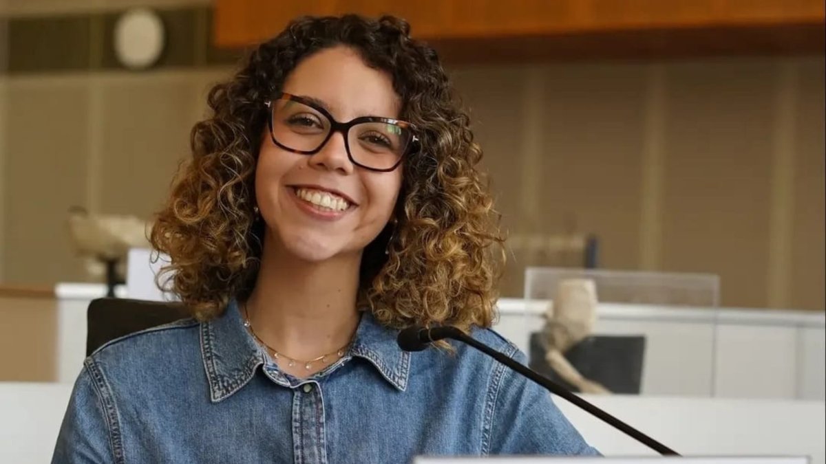 ESMT Berlin Full-time MBA student Beatriz Sgobi in a lecture hall