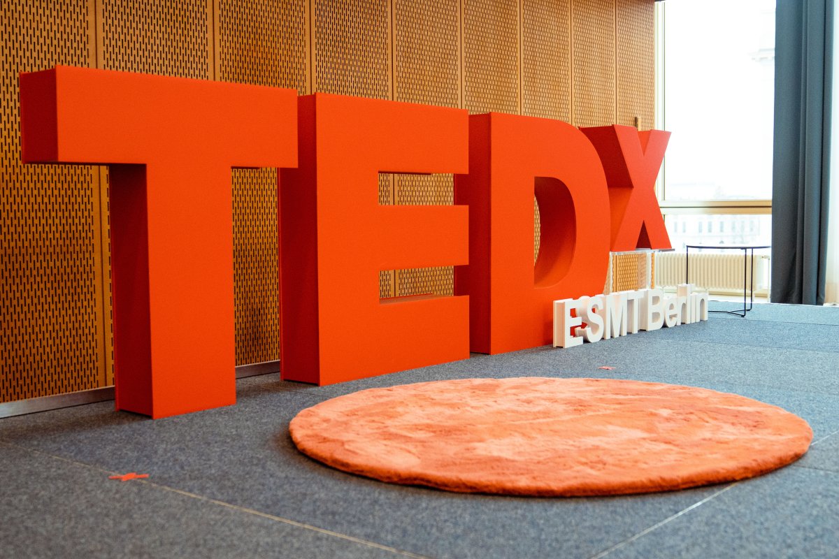TEDxESMT Berlin giant logo statue