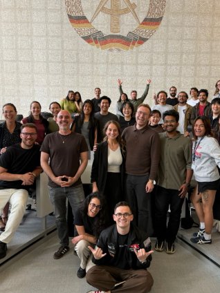 Picture of ESMT Berlin Full-time MBA students in an auditorium on campus