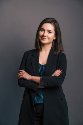 Portrait of Kristina Roppelt