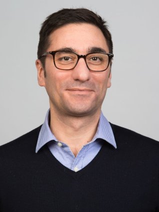 This is a photo of Gianluca Carnabuci, ESMT Berlin.