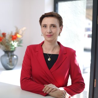 Portrait of Donata Koren, ESMT Berlin Executive MBA graduate