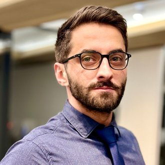 Portrait of ESMT Part-time MBA student Tarek Abughaida