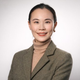 Portrait of ESMT Berlin Full-time MBA student Rhonda Li