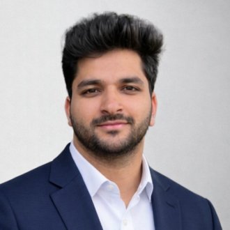 Portrait of ESMT Berlin Full-time MBA student Rishabh Babbar