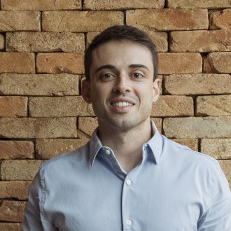 Portrait of ESMT Global Online MBA Douglas Souza 
