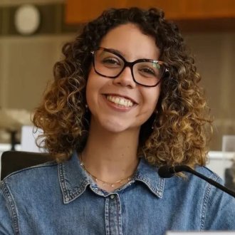 ESMT Berlin Full-time MBA student Beatriz Sgobi in a lecture hall