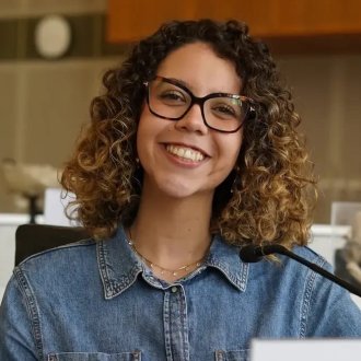 ESMT Berlin Full-time MBA student Beatriz Sgobi in a lecture hall