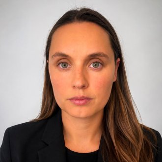 Portrait photo of Isabelle Martinez