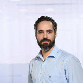 Robert Zarnetta in blue shirt