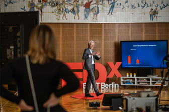 Jan Hagen speaking at TEDx Talk at ESMT Berlin 