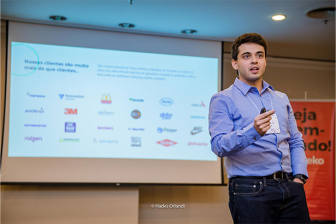 Douglas Souza giving a presentation