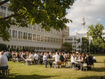 Students alumni garden
