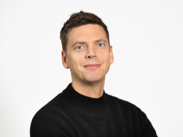 Professor Linus Dahlander
