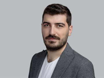 This is a photo of Mahmut Coskun, ESMT Berlin.