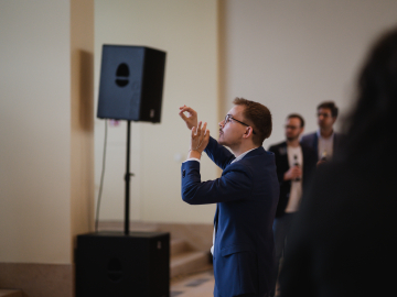 ESMT Connected Choir conductor, Oliver