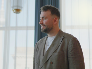 Still from an interview with Full-time MBA student Leif Steen