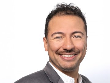 Portrait of ESMT Berlin Full-time MBA student Martĩn Leal