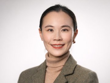 Portrait of ESMT Berlin Full-time MBA student Rhonda Li