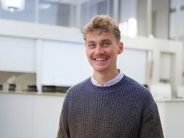 Image of ESMT Berlin master's student Lucas Wall at the yearly ESMT Career Fair