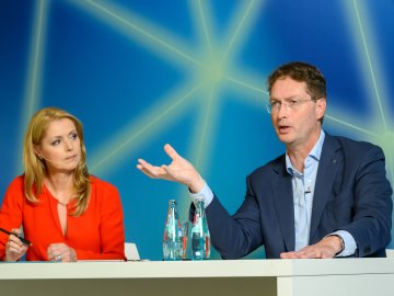Today's Global Leader at the ESMT campus with Ola Kallenius CEO Mercedes-Benz