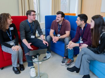 ESMT Part-time MBA students in a discussion during a Berlin campus residency 