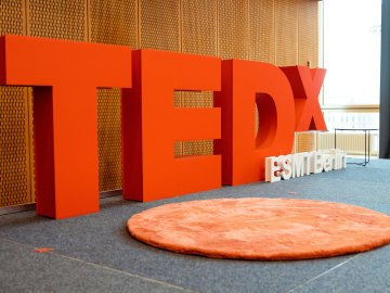 TEDxESMT Berlin giant logo statue
