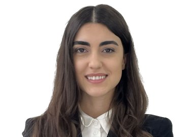 Portrait of ESMT Part-time MBA student Sophie Khalil
