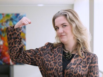 Still image of Andreza André da Rocha from ESMT Berlin's Career Development Center, taken during a video presentation