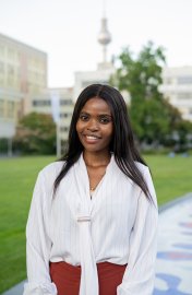 Portrait of ESMT Berlin Global Online MBA student Joan Mwaniki 