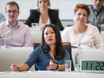 EMBA 2017-19 in lecture hall