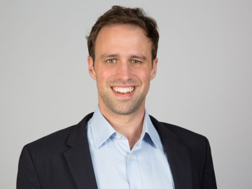 This is a photo of Martin Schweinsberg, ESMT Berlin.