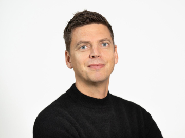 This is a photo of Linus Dahlander, ESMT Berlin.