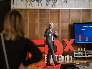 Jan Hagen speaking at TEDx Talk at ESMT Berlin 