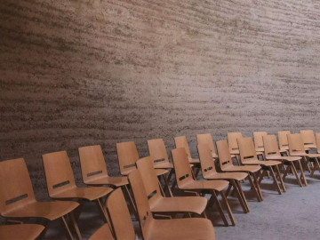 brown seminar chairs in a large room