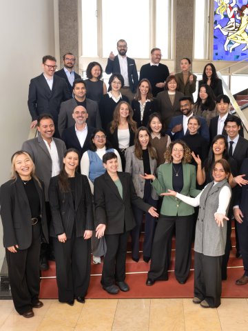 The ESMT Berlin Full-time MBA class in a group photo on campus