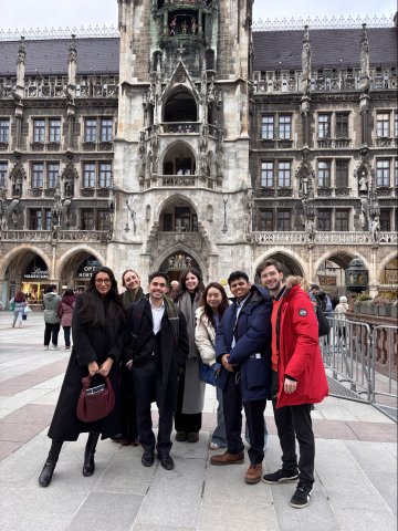 A group of ESMT master's and MBA students standing outside the government buildings in Munich