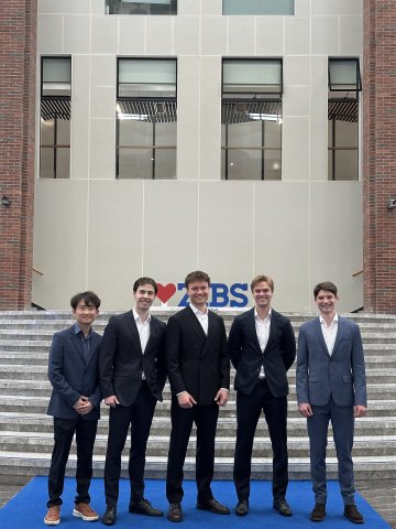 ESMT master's students at ZIBS business school in Shanghai during a consultancy competition