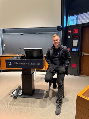 ESMT Master in Global Management student Lukas Hafner in a lecture hall his double degree with Yale SOM