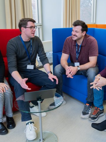 ESMT Part-time MBA students in a discussion during a Berlin campus residency 