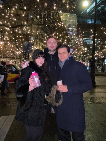 ESMT Berlin Master in Innovation and Entrepreneurship student Valentina Vergara Stange and friends in warm coats during winter