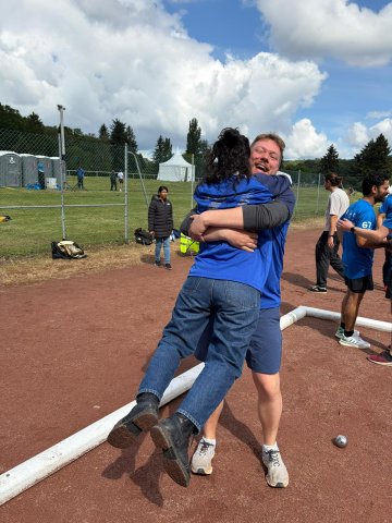 ESMT Berlin Full-time MBA student Scott Davis celebrating with a classmate at MBAT