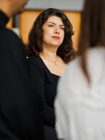 ESMT Berlin Full-time MBA alum Anahita Moaddab at an event on campus