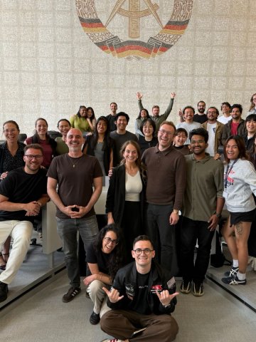 Picture of ESMT Berlin Full-time MBA students in an auditorium on campus