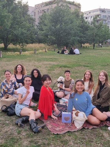 ESMT Berlin Full-time MBA student Beatriz Sgobi and her woman classmates having a picnic
