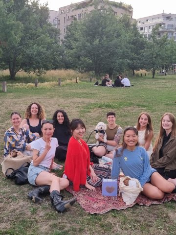 ESMT Berlin Full-time MBA student Beatriz Sgobi and her woman classmates having a picnic