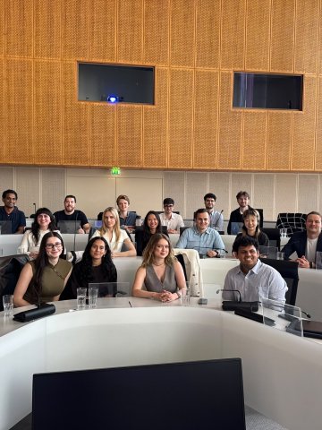 ESMT Master in Innovation and Entrepreneurship students in a group discussion 