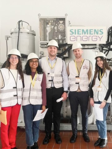 ESMT Berlin Part-time MBA students on a class visit to Siemens